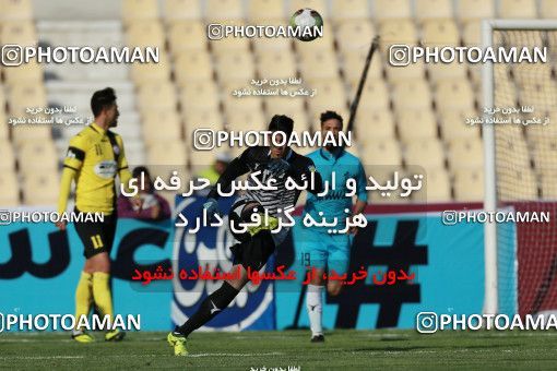 1020452, Tehran, [*parameter:4*], لیگ برتر فوتبال ایران، Persian Gulf Cup، Week 22، Second Leg، Naft Tehran 1 v 1 Paykan on 2018/02/01 at Takhti Stadium