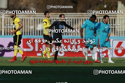1020326, Tehran, [*parameter:4*], لیگ برتر فوتبال ایران، Persian Gulf Cup، Week 22، Second Leg، Naft Tehran 1 v 1 Paykan on 2018/02/01 at Takhti Stadium