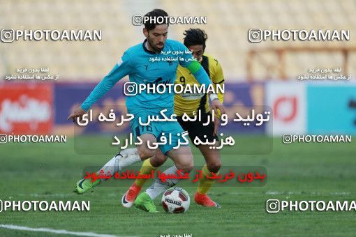 1020080, Tehran, [*parameter:4*], لیگ برتر فوتبال ایران، Persian Gulf Cup، Week 22، Second Leg، Naft Tehran 1 v 1 Paykan on 2018/02/01 at Takhti Stadium