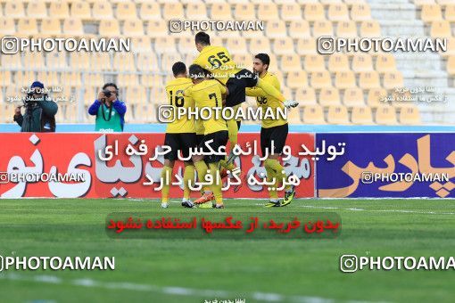 1079921, Tehran, [*parameter:4*], لیگ برتر فوتبال ایران، Persian Gulf Cup، Week 24، Second Leg، Naft Tehran 1 v 1 Sanat Naft Abadan on 2018/02/23 at Takhti Stadium