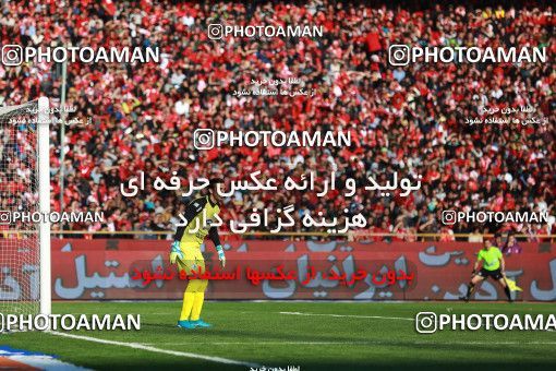 1069285, Tehran, Iran, لیگ برتر فوتبال ایران، Persian Gulf Cup، Week 25، Second Leg، Esteghlal 1 v 0 Persepolis on 2018/03/01 at Azadi Stadium