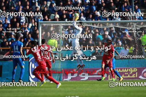 1069502, Tehran, Iran, لیگ برتر فوتبال ایران، Persian Gulf Cup، Week 25، Second Leg، Esteghlal 1 v 0 Persepolis on 2018/03/01 at Azadi Stadium