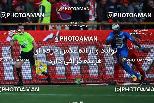 1069395, Tehran, Iran, لیگ برتر فوتبال ایران، Persian Gulf Cup، Week 25، Second Leg، Esteghlal 1 v 0 Persepolis on 2018/03/01 at Azadi Stadium