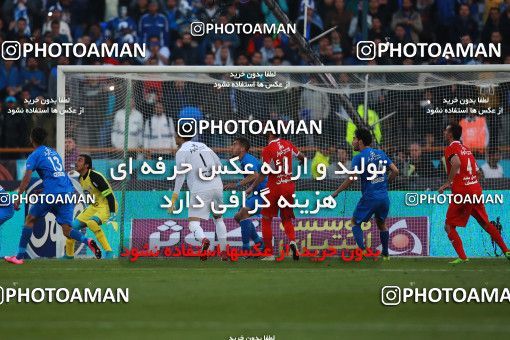 1069787, Tehran, Iran, لیگ برتر فوتبال ایران، Persian Gulf Cup، Week 25، Second Leg، Esteghlal 1 v 0 Persepolis on 2018/03/01 at Azadi Stadium