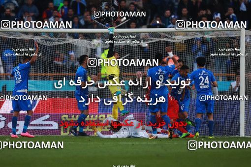 1069195, Tehran, Iran, لیگ برتر فوتبال ایران، Persian Gulf Cup، Week 25، Second Leg، Esteghlal 1 v 0 Persepolis on 2018/03/01 at Azadi Stadium