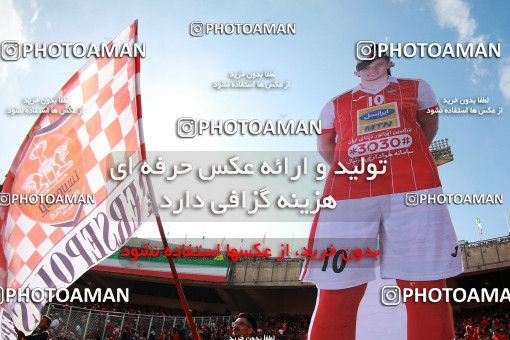 1069660, Tehran, Iran, لیگ برتر فوتبال ایران، Persian Gulf Cup، Week 25، Second Leg، Esteghlal 1 v 0 Persepolis on 2018/03/01 at Azadi Stadium