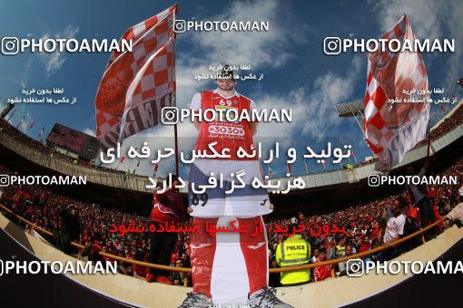 1069311, Tehran, Iran, لیگ برتر فوتبال ایران، Persian Gulf Cup، Week 25، Second Leg، Esteghlal 1 v 0 Persepolis on 2018/03/01 at Azadi Stadium