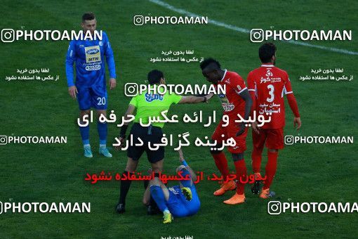 1026065, Tehran, Iran, لیگ برتر فوتبال ایران، Persian Gulf Cup، Week 25، Second Leg، Esteghlal 1 v 0 Persepolis on 2018/03/01 at Azadi Stadium