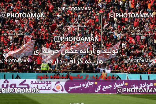 1021109, Tehran, Iran, لیگ برتر فوتبال ایران، Persian Gulf Cup، Week 25، Second Leg، Esteghlal 1 v 0 Persepolis on 2018/03/01 at Azadi Stadium
