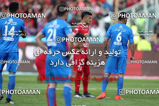 1021599, Tehran, Iran, لیگ برتر فوتبال ایران، Persian Gulf Cup، Week 25، Second Leg، Esteghlal 1 v 0 Persepolis on 2018/03/01 at Azadi Stadium