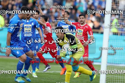 1021593, Tehran, Iran, لیگ برتر فوتبال ایران، Persian Gulf Cup، Week 25، Second Leg، Esteghlal 1 v 0 Persepolis on 2018/03/01 at Azadi Stadium