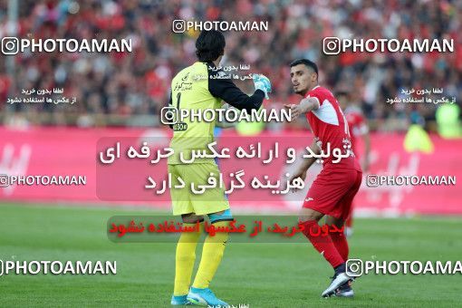 1021159, Tehran, Iran, لیگ برتر فوتبال ایران، Persian Gulf Cup، Week 25، Second Leg، Esteghlal 1 v 0 Persepolis on 2018/03/01 at Azadi Stadium