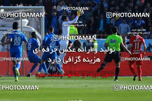 1018411, Tehran, Iran, لیگ برتر فوتبال ایران، Persian Gulf Cup، Week 25، Second Leg، Esteghlal 1 v 0 Persepolis on 2018/03/01 at Azadi Stadium