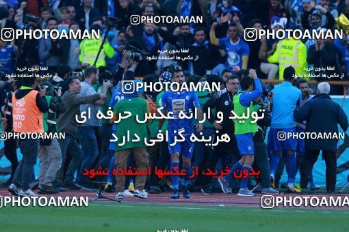 1018349, Tehran, Iran, لیگ برتر فوتبال ایران، Persian Gulf Cup، Week 25، Second Leg، Esteghlal 1 v 0 Persepolis on 2018/03/01 at Azadi Stadium
