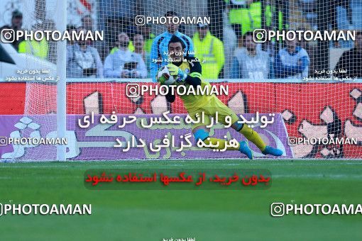 1018419, Tehran, Iran, لیگ برتر فوتبال ایران، Persian Gulf Cup، Week 25، Second Leg، Esteghlal 1 v 0 Persepolis on 2018/03/01 at Azadi Stadium