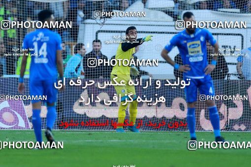 1018906, Tehran, Iran, لیگ برتر فوتبال ایران، Persian Gulf Cup، Week 25، Second Leg، Esteghlal 1 v 0 Persepolis on 2018/03/01 at Azadi Stadium