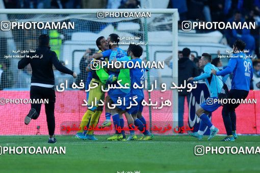1018580, Tehran, Iran, لیگ برتر فوتبال ایران، Persian Gulf Cup، Week 25، Second Leg، Esteghlal 1 v 0 Persepolis on 2018/03/01 at Azadi Stadium