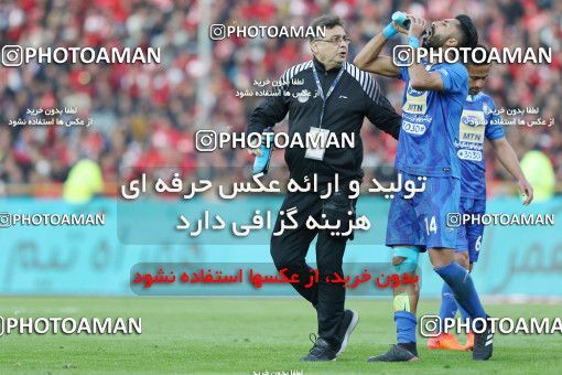 1141169, Tehran, Iran, لیگ برتر فوتبال ایران، Persian Gulf Cup، Week 25، Second Leg، Esteghlal 1 v 0 Persepolis on 2018/03/01 at Azadi Stadium