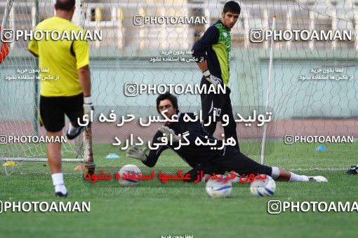 1028603, Tehran, , Esteghlal Football Team Training Session on 2011/08/06 at Shahid Dastgerdi Stadium