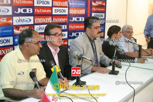 2102973, مرحله گروهی مسابقات مقدماتی جام جهانی 2006 آلمان، گروه A، , 1383/03/20، ایران، تهران، ورزشگاه آزادی، ایران ۰ - ۱ اردن