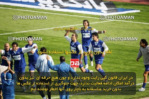 2001042, Tehran, Iran, لیگ برتر فوتبال ایران، Persian Gulf Cup، Week 8، First Leg، Persepolis 2 v 1 Esteghlal on 2006/11/03 at Azadi Stadium