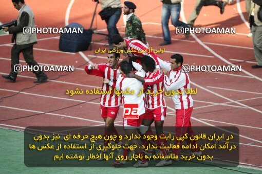 2001183, Tehran, Iran, لیگ برتر فوتبال ایران، Persian Gulf Cup، Week 8، First Leg، Persepolis 2 v 1 Esteghlal on 2006/11/03 at Azadi Stadium