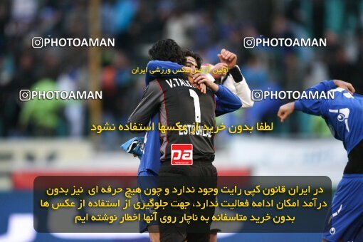 2058375, Tehran, Iran, لیگ برتر فوتبال ایران، Persian Gulf Cup، Week 23، Second Leg، Esteghlal 2 v 1 Saba Qom on 2009/01/23 at Azadi Stadium