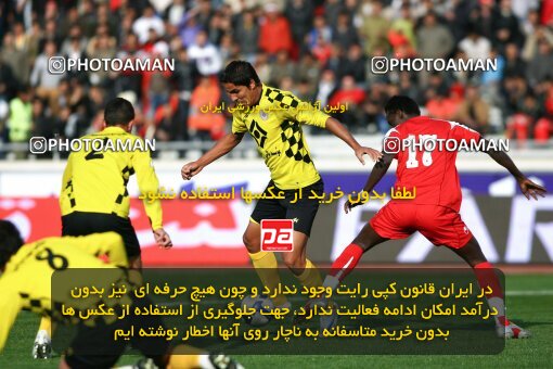 2059084, Tehran, Iran, Iran Pro League، Persian Gulf Cup، 2008-09 season، Second Leg، Week 30، Persepolis ۱ v 2 Fajr-e Sepasi Shiraz on 2009/03/03 at Azadi Stadium