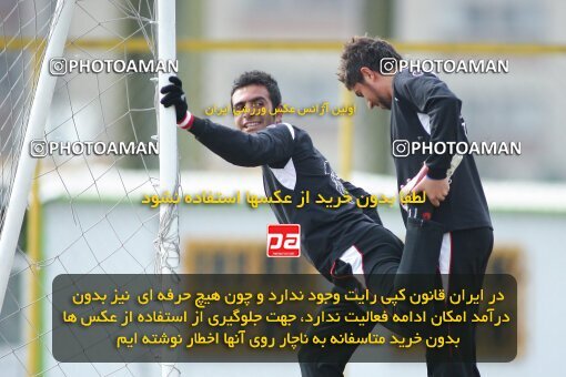 2191929, Tehran, Iran, لیگ برتر فوتبال ایران, Persepolis Football Team Training Session on 2010/01/19 at Karegaran Stadium