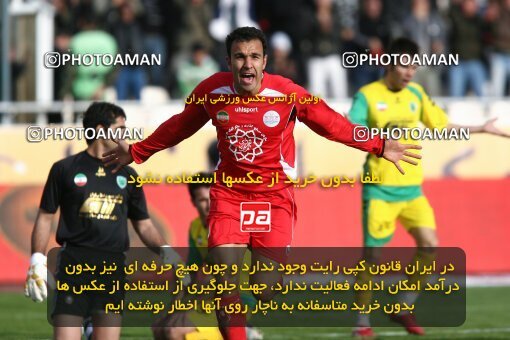 2192071, Tehran, Iran, لیگ برتر فوتبال ایران، Persian Gulf Cup، Week 24، Second Leg، 2010/01/22، Persepolis 1 - 0 Rah Ahan