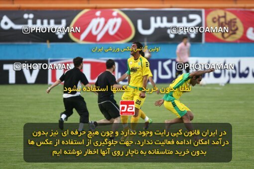 2202512, Tehran, Iran, لیگ برتر فوتبال ایران، Persian Gulf Cup، Week 34، Turning Play، Rah Ahan 0 v 0 Fajr-e Sepasi Shiraz on 2010/05/18 at Ekbatan Stadium