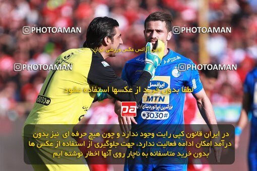1961308, Tehran, Iran, لیگ برتر فوتبال ایران، Persian Gulf Cup، Week 25، Second Leg، Esteghlal 1 v 0 Persepolis on 2018/03/01 at Azadi Stadium