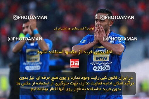 1961329, Tehran, Iran, لیگ برتر فوتبال ایران، Persian Gulf Cup، Week 25، Second Leg، Esteghlal 1 v 0 Persepolis on 2018/03/01 at Azadi Stadium