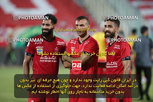 1997193, Tehran, Iran, لیگ برتر فوتبال ایران، Persian Gulf Cup، Week 27، Second Leg، Persepolis 2 v 0 Aluminium Arak on 2021/07/10 at Azadi Stadium
