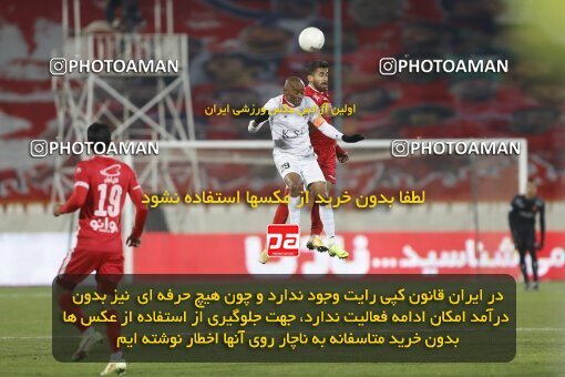 1998611, Tehran, Iran, لیگ برتر فوتبال ایران، Persian Gulf Cup، Week 16، Second Leg، Persepolis 1 v 0 Foulad Khouzestan on 2022/01/22 at Azadi Stadium