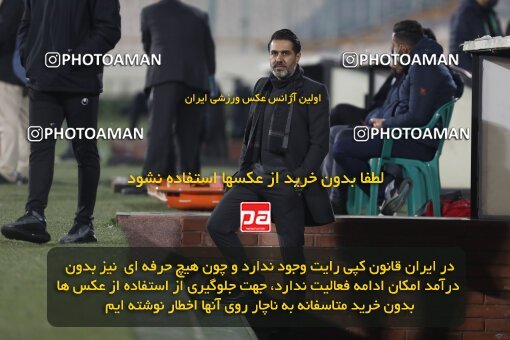 1998907, Tehran, Iran, لیگ برتر فوتبال ایران، Persian Gulf Cup، Week 18، Second Leg، Persepolis 2 v 0 Aluminium Arak on 2022/02/18 at Azadi Stadium
